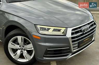 Внедорожник / Кроссовер Audi Q5 2018 в 