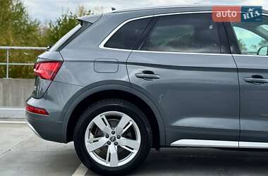Внедорожник / Кроссовер Audi Q5 2018 в 