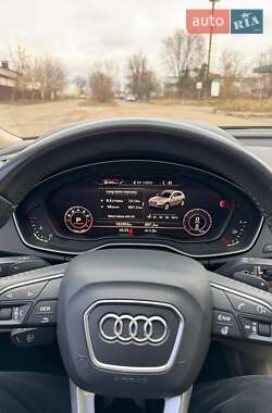 Внедорожник / Кроссовер Audi Q5 2018 в 