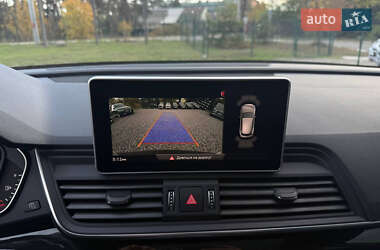 Позашляховик / Кросовер Audi Q5 2020 в 