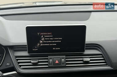 Позашляховик / Кросовер Audi Q5 2020 в 