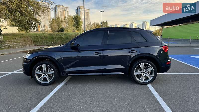 Позашляховик / Кросовер Audi Q5 2019 в Києві