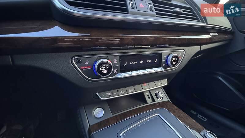 Позашляховик / Кросовер Audi Q5 2019 в Києві