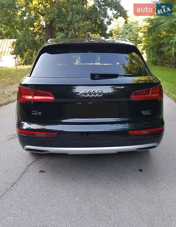 Позашляховик / Кросовер Audi Q5 2018 в Львові