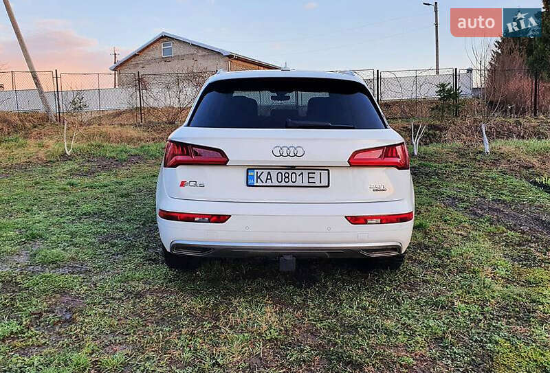 Позашляховик / Кросовер Audi Q5 2017 в Львові