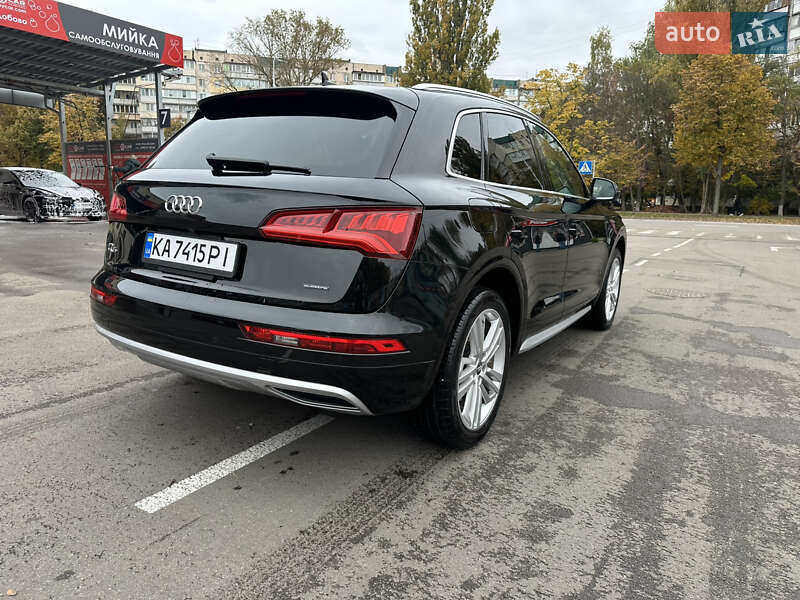 Позашляховик / Кросовер Audi Q5 2019 в Києві