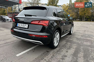 Позашляховик / Кросовер Audi Q5 2019 в 