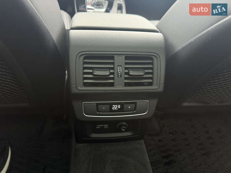 Позашляховик / Кросовер Audi Q5 2021 в Києві фото 29 Позашляховик / Кросовер Audi Q5 2021 в Києві
