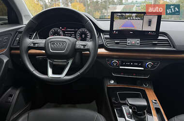 Позашляховик / Кросовер Audi Q5 2021 в 