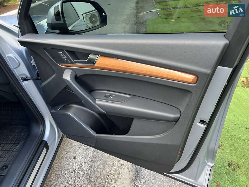 Позашляховик / Кросовер Audi Q5 2020 в Києві