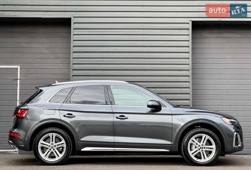 Позашляховик / Кросовер Audi Q5 2021 в Києві
