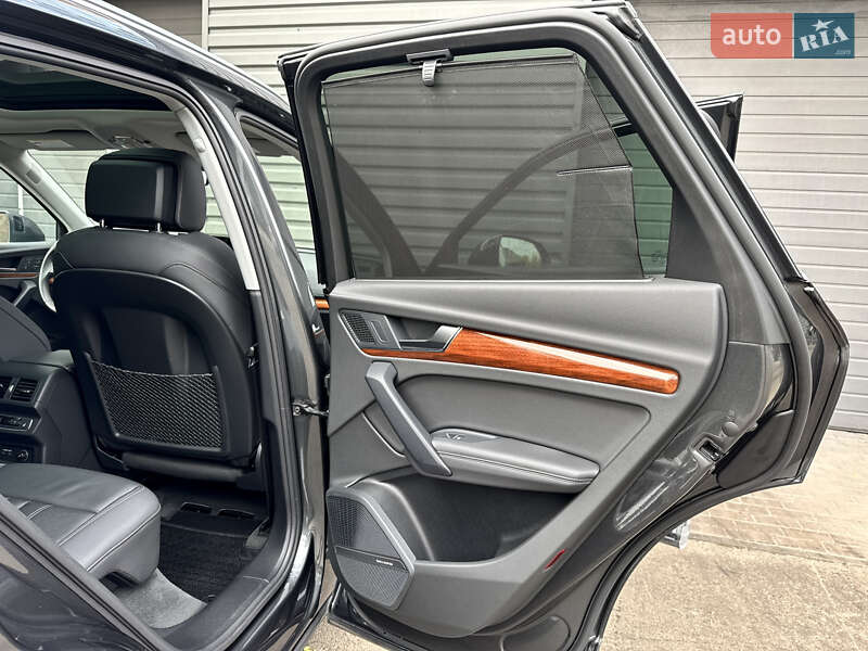 Позашляховик / Кросовер Audi Q5 2021 в Києві