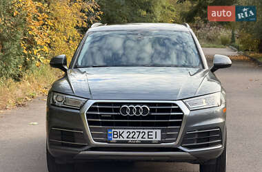 Внедорожник / Кроссовер Audi Q5 2017 в 