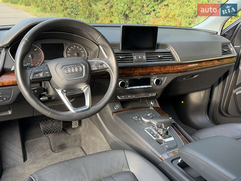 Внедорожник / Кроссовер Audi Q5 2017 в Ровно