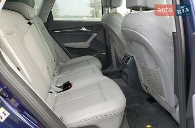 Позашляховик / Кросовер Audi Q5 2018 в 