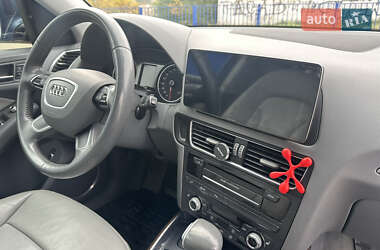 Позашляховик / Кросовер Audi Q5 2015 в 