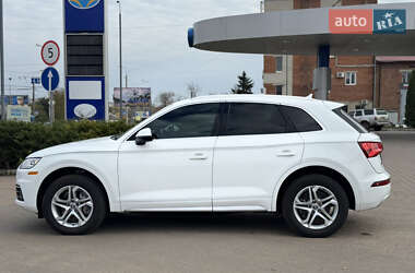 Позашляховик / Кросовер Audi Q5 2018 в 