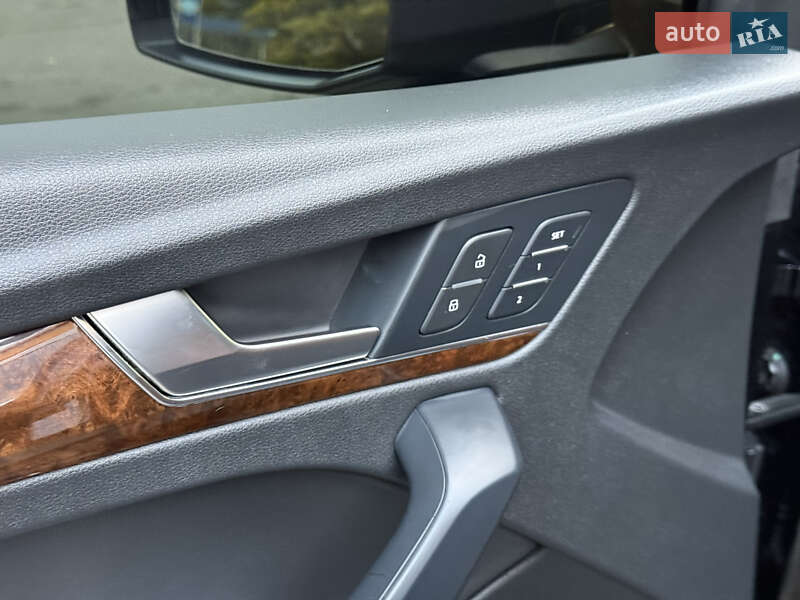 Внедорожник / Кроссовер Audi Q5 2020 в Днепре фото 38 Внедорожник / Кроссовер Audi Q5 2020 в Днепре