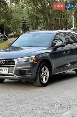Внедорожник / Кроссовер Audi Q5 2017 в 