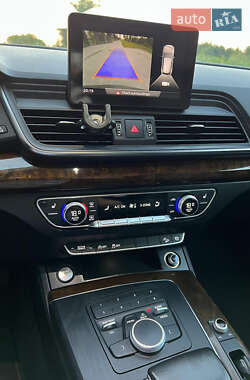 Внедорожник / Кроссовер Audi Q5 2017 в 