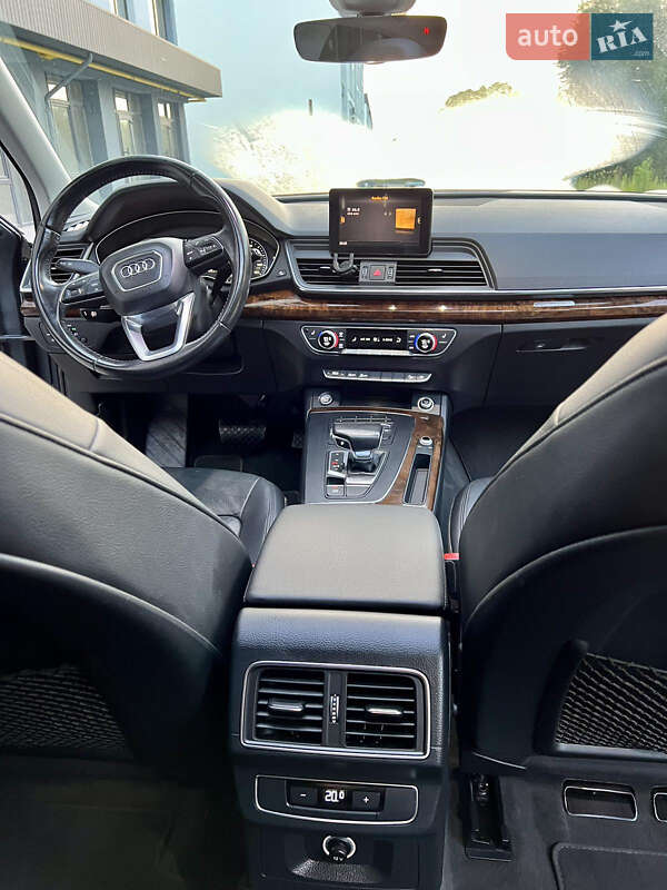 Позашляховик / Кросовер Audi Q5 2017 в Тернополі фото 39 Позашляховик / Кросовер Audi Q5 2017 в Тернополі