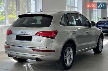 Позашляховик / Кросовер Audi Q5 2015 в 