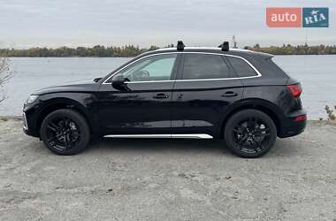 Позашляховик / Кросовер Audi Q5 2021 в 