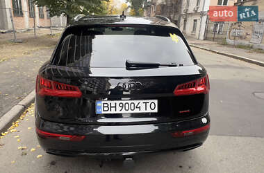 Позашляховик / Кросовер Audi Q5 2019 в 