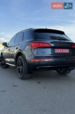 Позашляховик / Кросовер Audi Q5 2017 в  фото 6 Позашляховик / Кросовер Audi Q5 2017 в