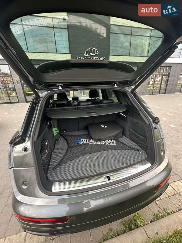 Позашляховик / Кросовер Audi Q5 2019 в Ужгороді фото 12 Позашляховик / Кросовер Audi Q5 2019 в Ужгороді