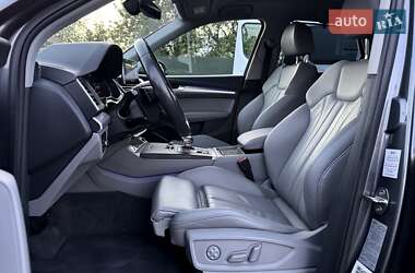 Позашляховик / Кросовер Audi Q5 2019 в  фото 33 Позашляховик / Кросовер Audi Q5 2019 в