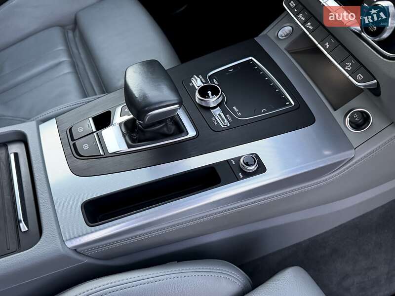 Внедорожник / Кроссовер Audi Q5 2019 в Ковеле фото 44 Внедорожник / Кроссовер Audi Q5 2019 в Ковеле
