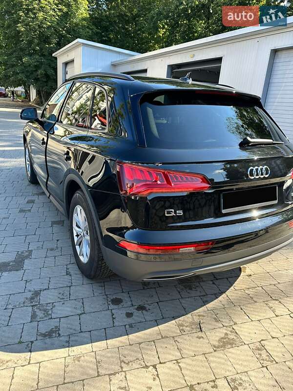 Внедорожник / Кроссовер Audi Q5 2019 в Днепре