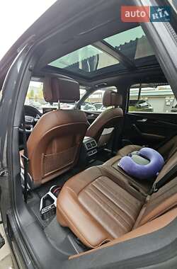 Позашляховик / Кросовер Audi Q5 2017 в 