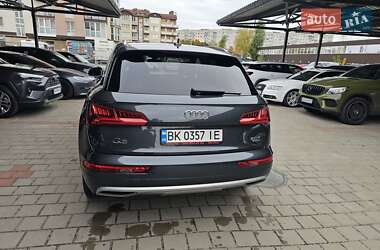 Позашляховик / Кросовер Audi Q5 2017 в 