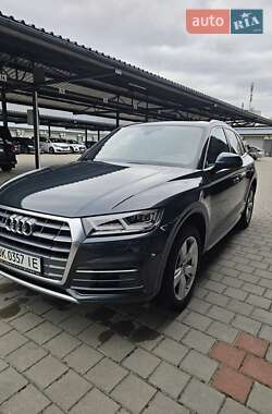 Позашляховик / Кросовер Audi Q5 2017 в 