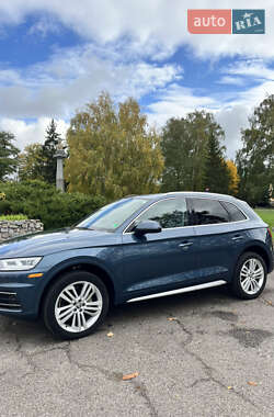 Позашляховик / Кросовер Audi Q5 2018 в 