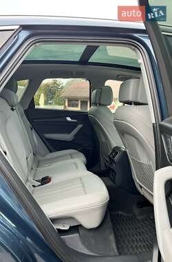 Позашляховик / Кросовер Audi Q5 2018 в 