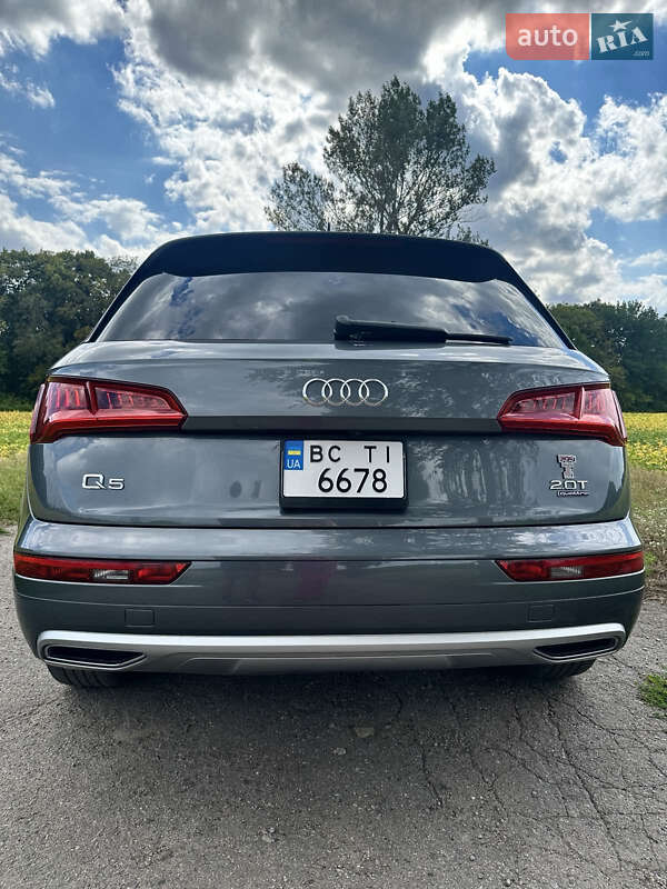 Позашляховик / Кросовер Audi Q5 2017 в Лубнах