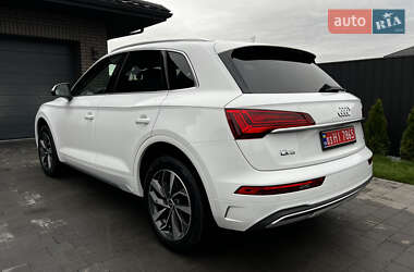 Позашляховик / Кросовер Audi Q5 2021 в 