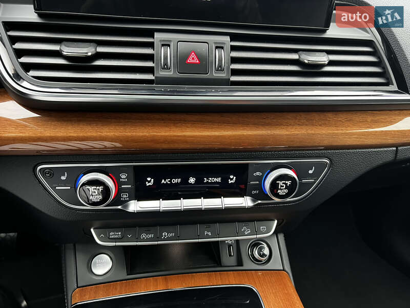 Позашляховик / Кросовер Audi Q5 2021 в Луцьку