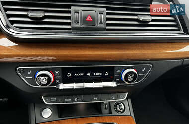 Позашляховик / Кросовер Audi Q5 2021 в 