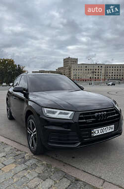 Внедорожник / Кроссовер Audi Q5 2018 в 