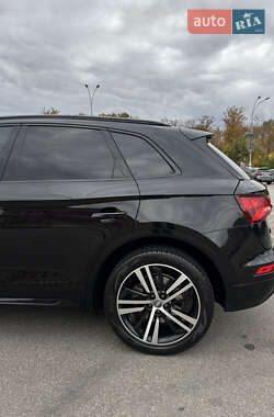 Внедорожник / Кроссовер Audi Q5 2018 в 