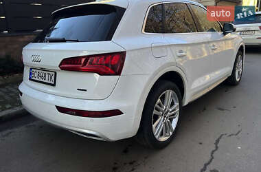 Позашляховик / Кросовер Audi Q5 2017 в 