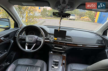 Внедорожник / Кроссовер Audi Q5 2017 в 