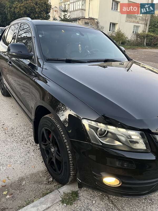 Позашляховик / Кросовер Audi Q5 2010 в 