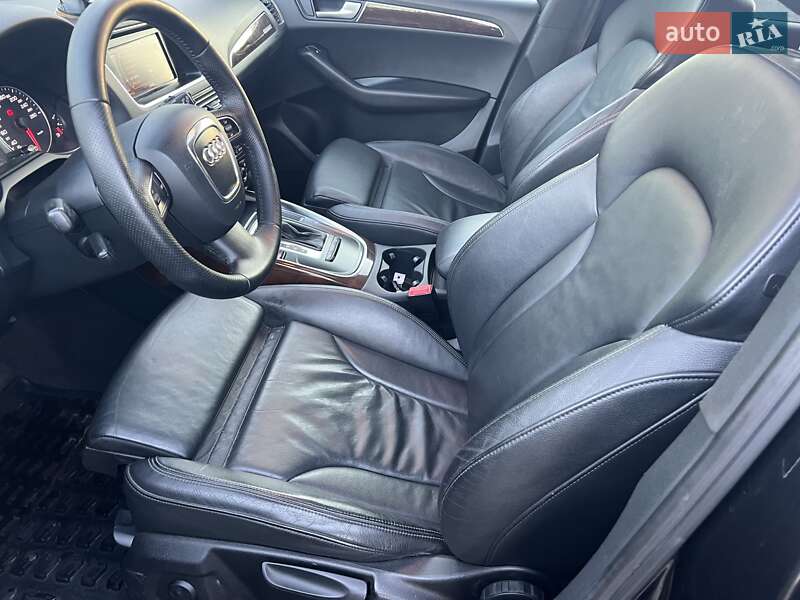 Внедорожник / Кроссовер Audi Q5 2010 в Золочеве