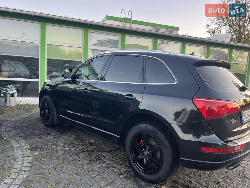 Внедорожник / Кроссовер Audi Q5 2010 в Золочеве