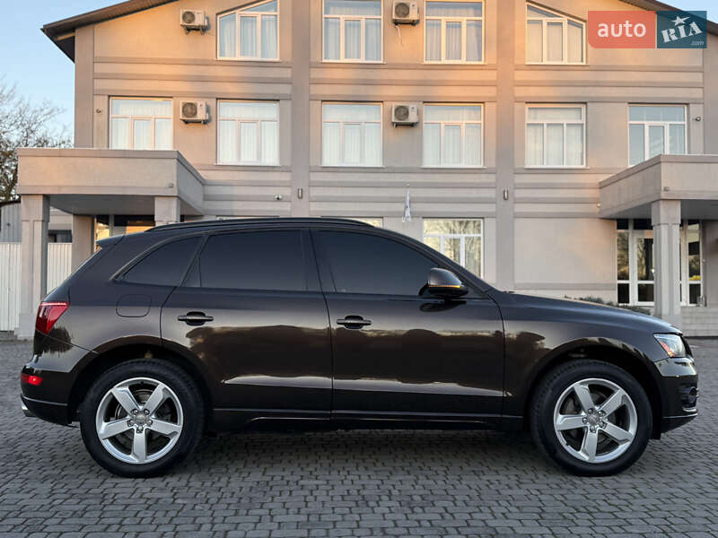 Позашляховик / Кросовер Audi Q5 2011 в Чернівцях